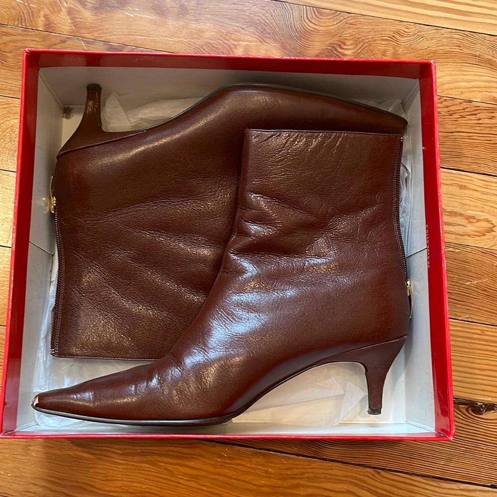 Vintage Genuine leather Anne Klein little heel boots